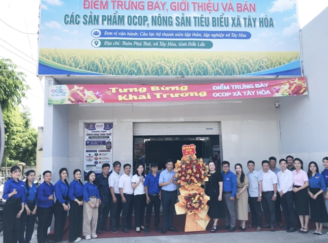 Trưng bày sản phẩm OCOP, kết nối tiêu thụ nông sản